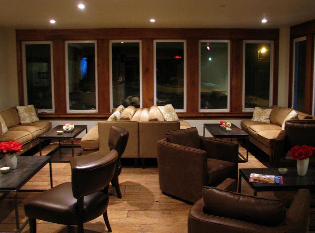 Pine Lodge Muskoka Huntsville Exterior foto